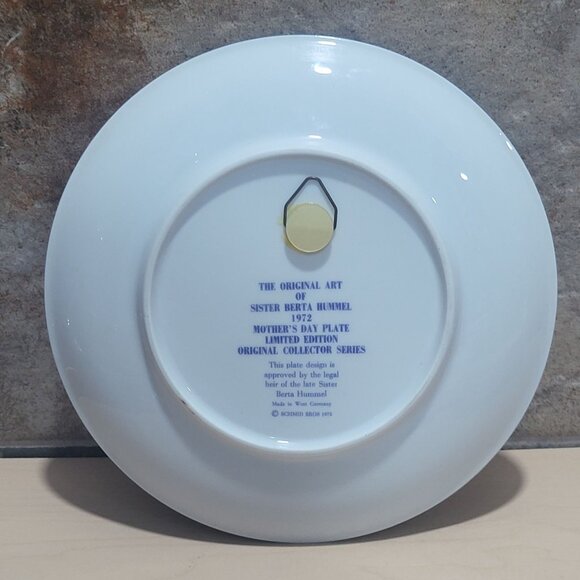 Schmid Hummel Mothers Day 1972 Limited Edition Decorative Wall Hanging Plate - Picture 2 of 11